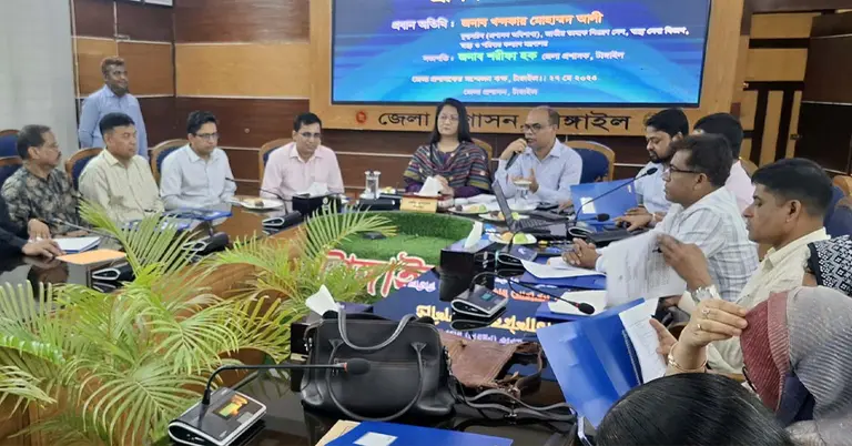 তামাক বিরোধী প্রশিক্ষণ কর্মশালায় অংশগ্রহণকারীরা